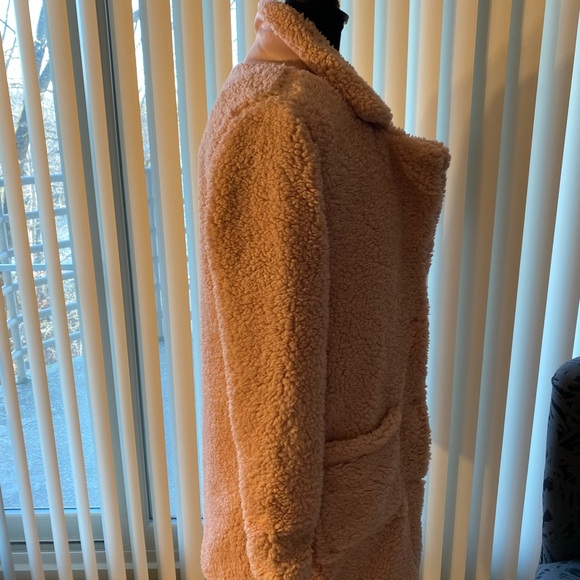 Fuzzy jacket - Picture 3 of 3